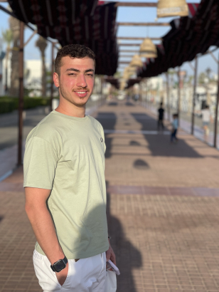 عبدالعزيز  مروان  خاشقجي 